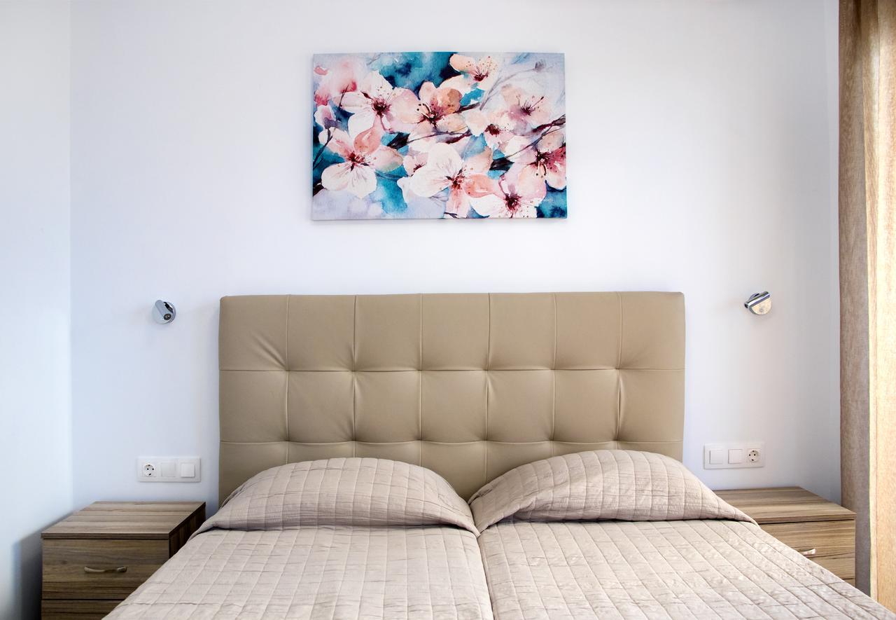 Gennadi Gardens Exclusive Apartments Bagian luar foto
